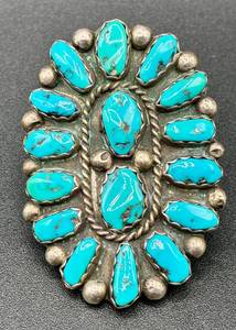 lot 41 image: Large Turquoise Cluster .925 Sterling Silver Ring - Size 11