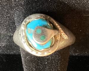 lot 54 image: Small Snake Turquoise .925 Sterling Silver Ring by Effie C. Zuni - Size 9.5