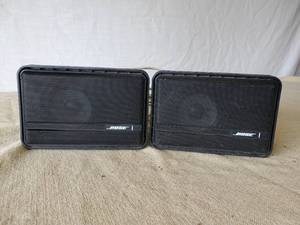 lot 24 image: Set of 2 Bose outdoor Speakers