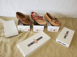 lot 52 image: Lot of 3 Pair of New with Box Minnetonka Moccasins Various Sizes