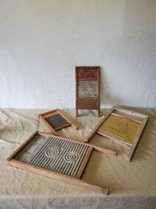 lot 57 image: Vintage Washboards various styles and sizes