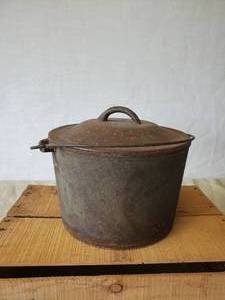 lot 58 image: Vintage Cast Iron Cauldron With Lid
