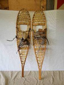 lot 71 image: Vintage Snowshoes in Good Vintage Condition