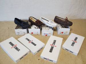 lot 152 image: 4 Pair New in Box Minnetonka Moccassins