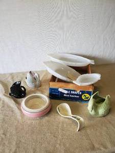 lot 73 image: Vintage Lot of Dcor Milk Glass Fish Glasbake, USA 7001, and Others with Vintage Fruit Crate