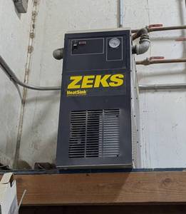 lot 3 image: Zeks Compressed Air Solutions HeatSink 125HSGA100 Refrigerated Air Dryer  High Performance & Reliable Dew Point Control - Excellent Working Condition Has Been In Use Recently & Guaranteed To Work