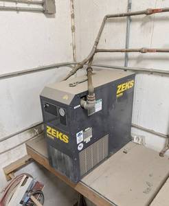 Zeks Compressed Air Solutions HeatSink 125HSGA100 Refrigerated Air Dryer – High Performance &amp; Reliable Dew Point Control - Excellent Working Condition! Has Been In Use Recently &amp; Guaranteed To Work!