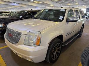 lot 8 image: 2009 GMC Yukon XL Denali AWD