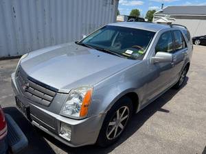 lot 22 image: 2004 Cadillac SRX V8 AWD