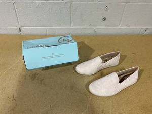 lot 309 image: Life Stride Womens Neon Blush Dilma Loafers Slip On Texture Traction Non-Slip- Size 11