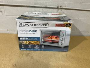 lot 334 image: BLACKDECKER 6-Slice Crisp N Bake Air Fry Toaster Oven