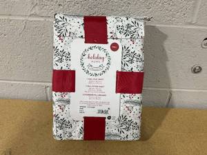 lot 367 image: Holiday Home Sheet Set 4 Piece, Full