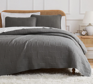 lot 365 image: Southshore Fine Living, Inc. Oversized Queen Quilt Bedding Set Lightweight, Prewash Fabric Soft Coverlet Bedspread 3-Piece with Two Matching Shams (98 in Wide x 98 in Long), FullQueen, Grid Slate