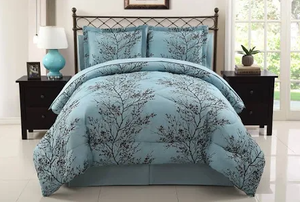 lot 461 image: 8PCS Queen Size VCNY Leaf Bed-in-Bag Set