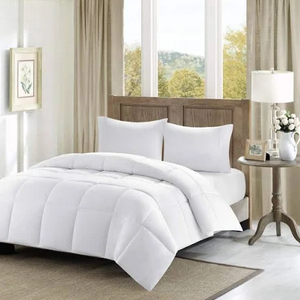 lot 475 image: King Size Madison Park Winfield 300 Thread Count Cotton Shell Luxury Down Alternative Comforter