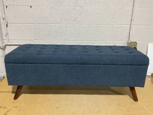 lot 90 image: Arthur Tufted Storage Bench - Threshold