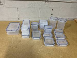 lot 380 image: 19 Piece Plastic Food Storage