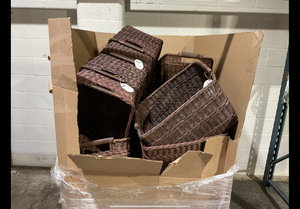 lot 906 image: Wholesale Pallet of Threshold Woven Baskets- 18 Pieces
