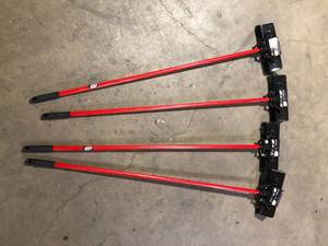 lot 39 image: Lot of Libman 13.5 in. High Power Extra-Large Heavy-Duty Floor Scrub Brush with Swiveling Head and Steel Handle Customer Returns See Pictures
