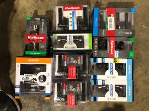 lot 60 image: Lot of Assorted Door Handles Various Models and Conditions    Customer Returns See Pictures