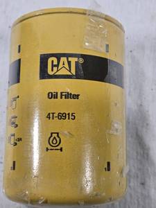 lot 8 image: CAT Oil Filter 4T-6915