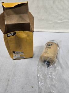 lot 22 image: Caterpillar CAT Element Filter 233-9856