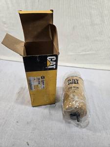 lot 27 image: CAT 228-9130 Fuel Filter