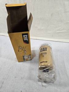 lot 28 image: Caterpillar 228-9130 Fuel Filter Element