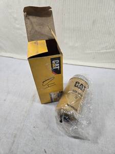 lot 29 image: Caterpillar 228-9130 Element Filter