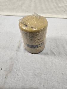 lot 53 image: CAT 1R-0734 Oil Filter