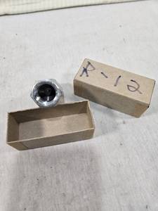 lot 68 image: Lot of 5 Flow Control Valve R-12