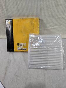 lot 71 image: Caterpillar 245-7823 Filter