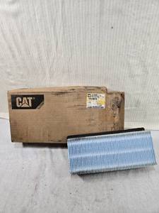 lot 73 image: CAT 265-6619 Air Filter with Box