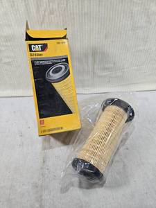 lot 82 image: Caterpillar 322-3155 Oil Filter