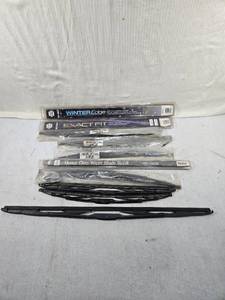 lot 88 image: NAPA Wiper Blades including some 18, 20