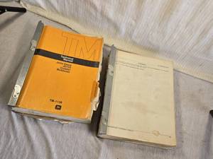 lot 219 image: John Deere JD750 Crawler Bulldozer Technical Manual TM-1136