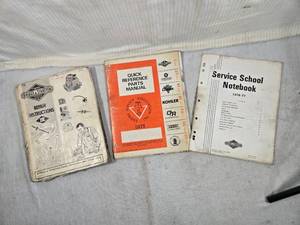 lot 257 image: Briggs & Stratton Reapair Instructions, Manuals and Service School Notebook 1976-77