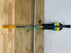 lot 156 image: Python 24 Prybar (0721257.10)