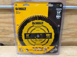 lot 68 image: DeWALT 10 80T Carbide Blade (0721256)