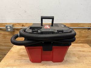 lot 76 image: Milwaukee 6 Gallon 23L WetDry Vacuum (Tool Only)