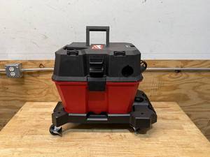 lot 77 image: Milwaukee 6 Gallon 23L WetDry Vacuum (Tool Only)