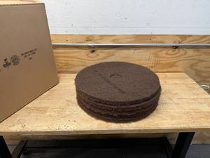 lot 88 image: 3M Lot of 5 - Brown stripper pads