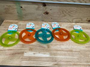 lot 214 image: Lot of 5 - Light up Frisbee Dog Toys