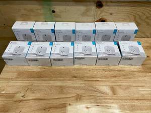 lot 234 image: Lot of 12 - Fox&Summit FS-IP100 Wi-Fi Indoor Plug