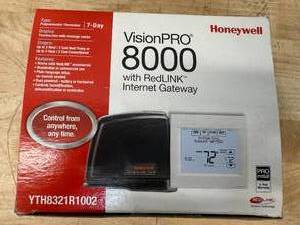 lot 224 image: Honeywell Visionpro 8000 Redlink Internet Gateway Thermostat Kit