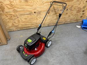 lot 36 image: Toro 60V MAX 21 in. (53cm) Recycler Self-Propel Lawn Mower