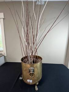 lot 57 image: Antique Peerage Brass Planter with Lion Head Handles and Decorative Sticks