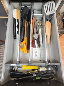 lot 76 image: Drawer Organizer with Assorted Kitchen Utensils and Tools