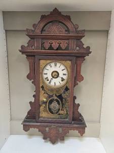 lot 80 image: Ingraham Antique Wooden Mantel Clock with Ornate Design