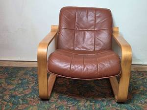 lot 96 image: Vintage MCM Armchair with Leather Upholstery and Bentwood Frame